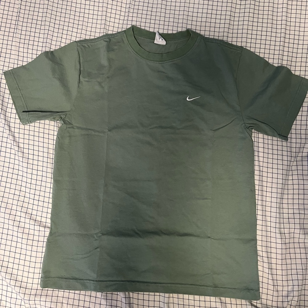 Men’s Nike shirt